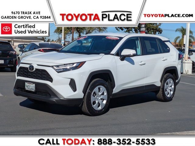 2024 Toyota RAV4 LE