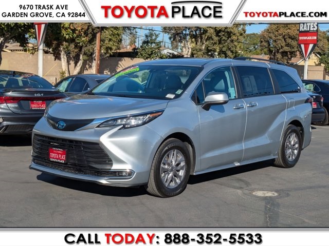 2023 Toyota Sienna XLE