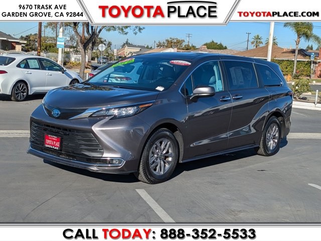 2023 Toyota Sienna XLE