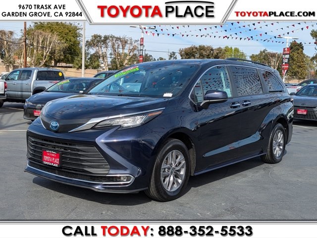 2023 Toyota Sienna XLE