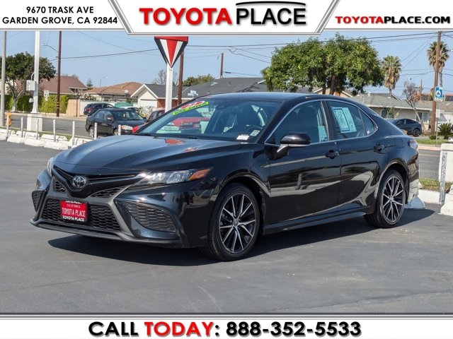 2022 Toyota Camry SE