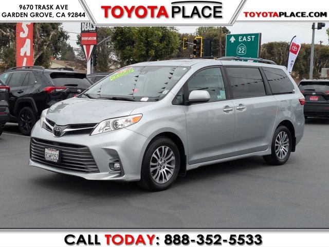 2020 Toyota Sienna XLE