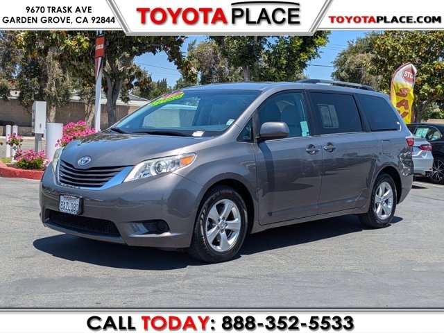 2017 Toyota Sienna LE