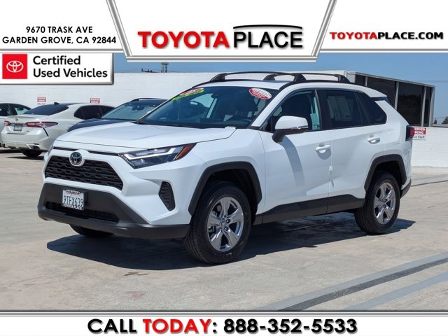 2025 Toyota RAV4 XLE