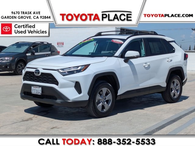 2025 Toyota RAV4 XLE