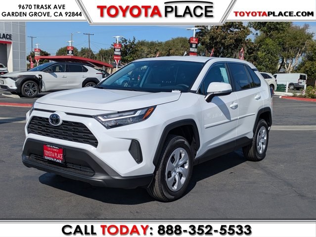2025 Toyota RAV4 LE