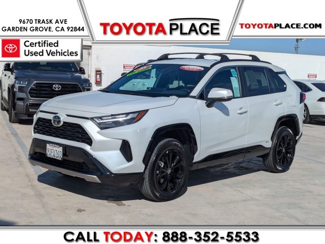 2025 Toyota RAV4 Hybrid SE