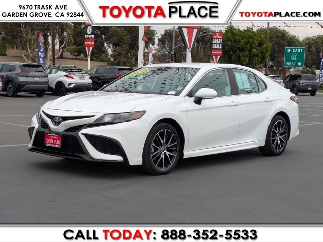 2023 Toyota Camry SE