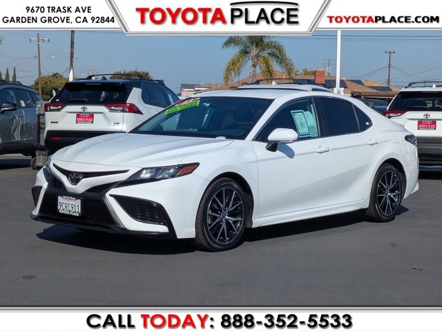 2023 Toyota Camry SE