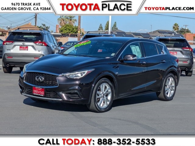 2017 INFINITI QX30 Base