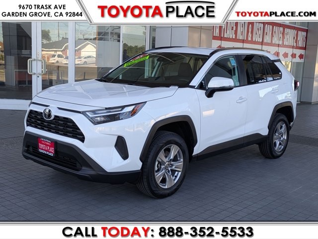 2025 Toyota RAV4 XLE