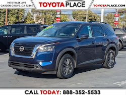 2024 Nissan Pathfinder SV