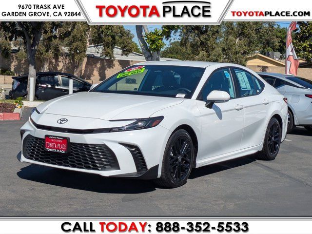 2025 Toyota Camry SE