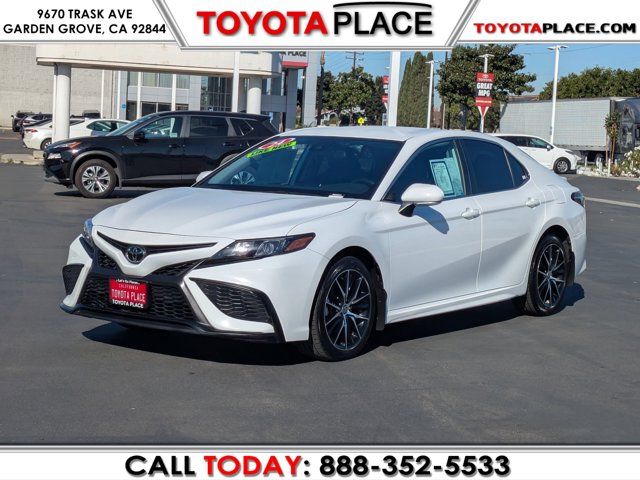 2024 Toyota Camry SE