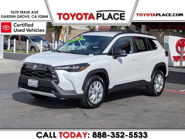 2026 Toyota Corolla Cross LE