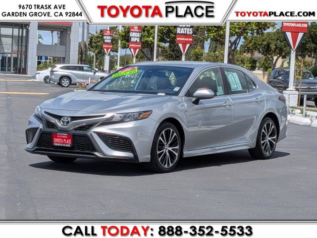 2021 Toyota Camry SE