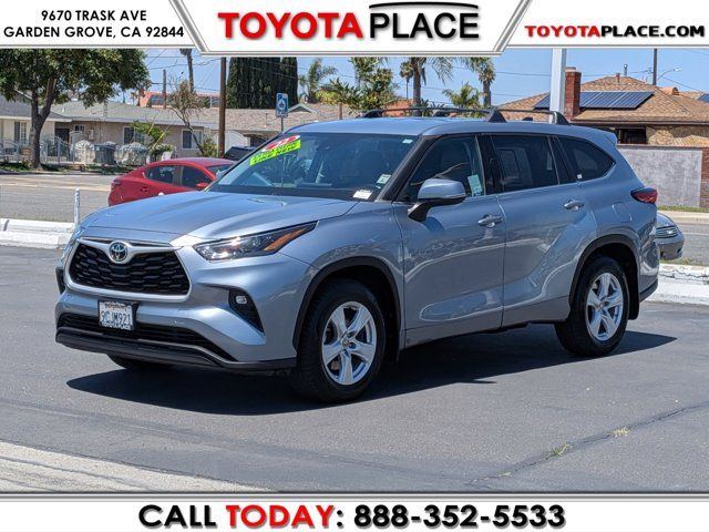 2022 Toyota Highlander LE