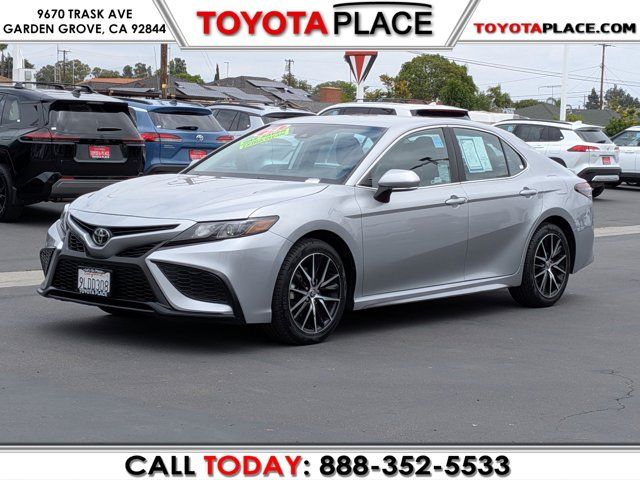 2024 Toyota Camry SE