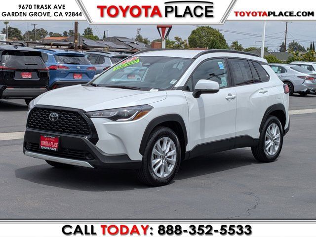 2024 Toyota Corolla Cross LE