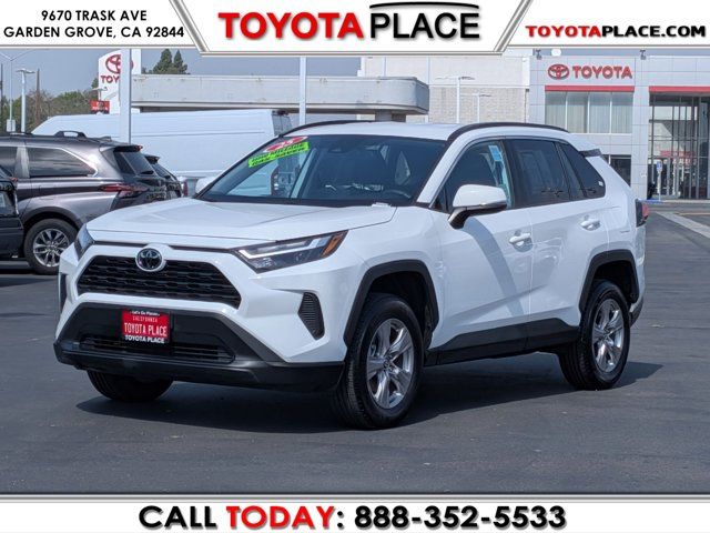 2025 Toyota RAV4 XLE