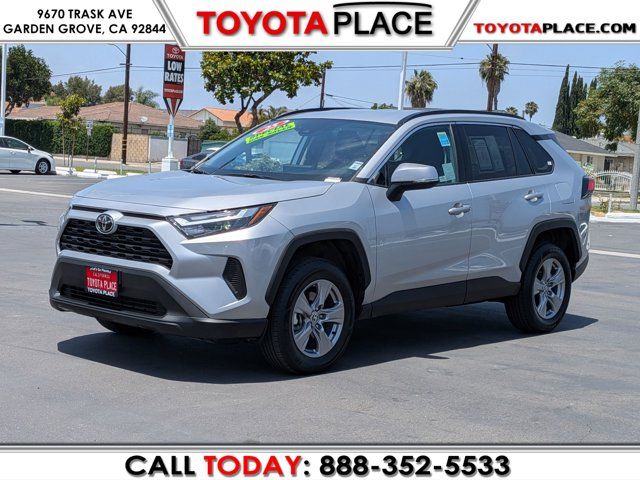 2025 Toyota RAV4 XLE