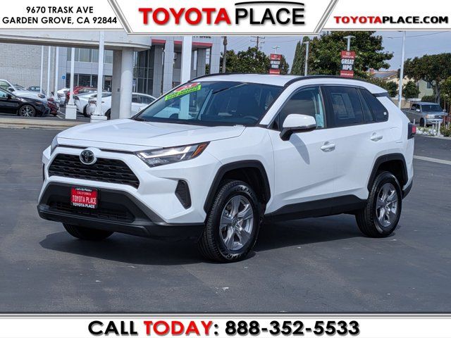 2025 Toyota RAV4 XLE