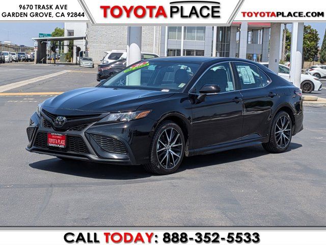 2024 Toyota Camry SE