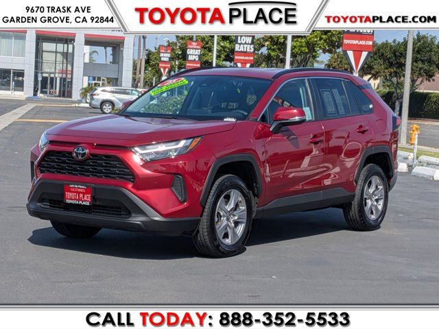 2025 Toyota RAV4 XLE