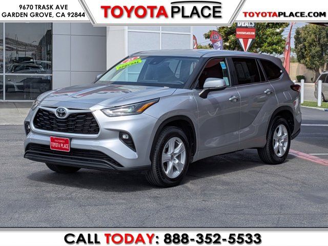 2025 Toyota Highlander LE