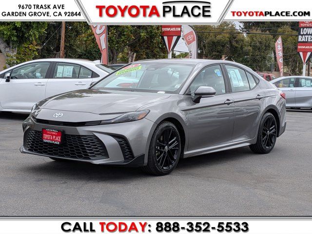 2025 Toyota Camry SE