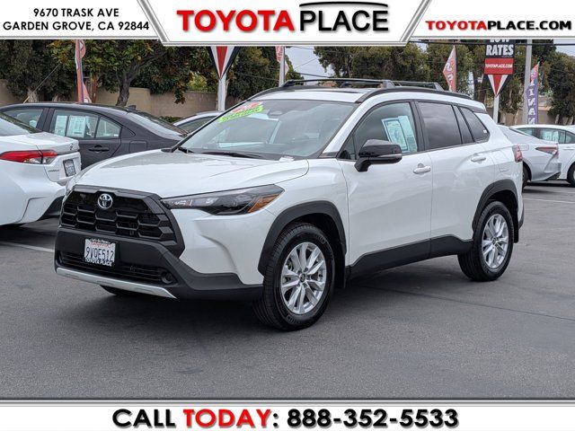 2026 Toyota Corolla Cross LE