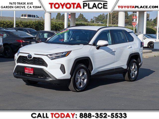 2025 Toyota RAV4 XLE