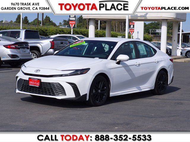 2025 Toyota Camry SE
