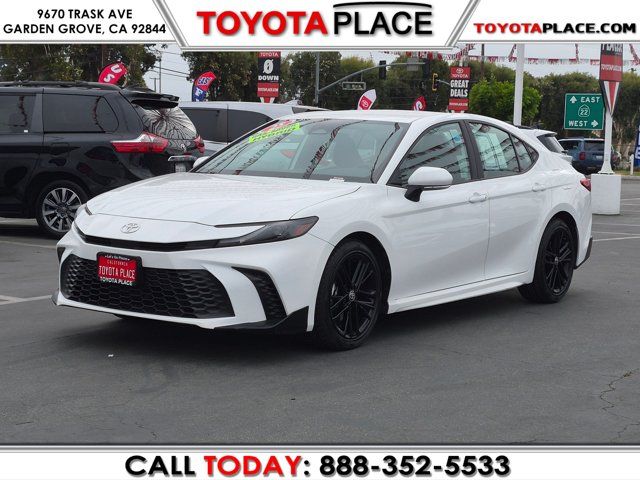2025 Toyota Camry SE