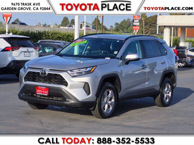 2025 Toyota RAV4 XLE
