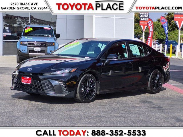 2025 Toyota Camry SE