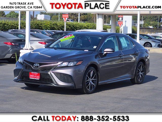 2024 Toyota Camry SE