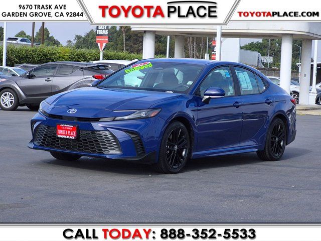 2025 Toyota Camry SE