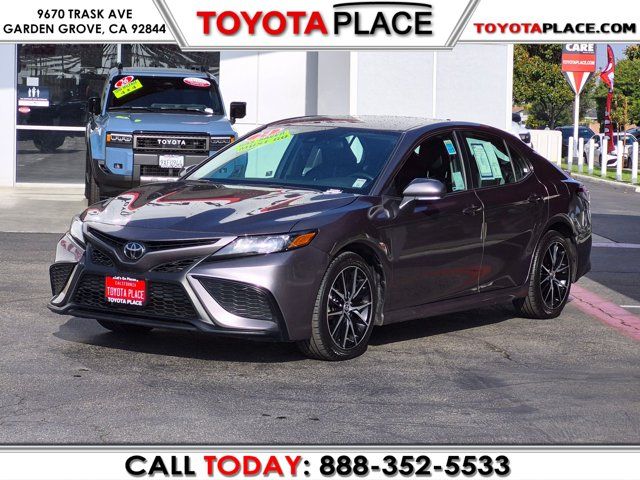 2024 Toyota Camry SE