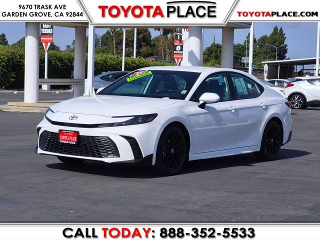 2025 Toyota Camry SE