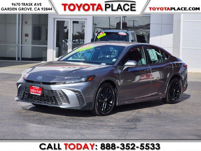 2025 Toyota Camry SE