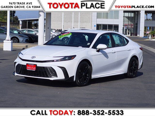 2025 Toyota Camry SE