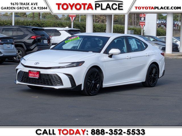 2025 Toyota Camry SE