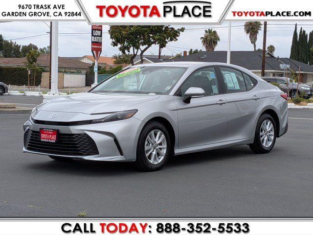 2025 Toyota Camry LE
