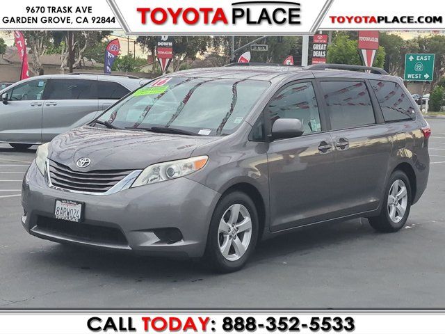 2016 Toyota Sienna LE
