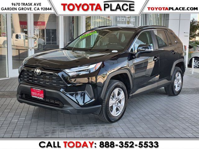2025 Toyota RAV4 XLE
