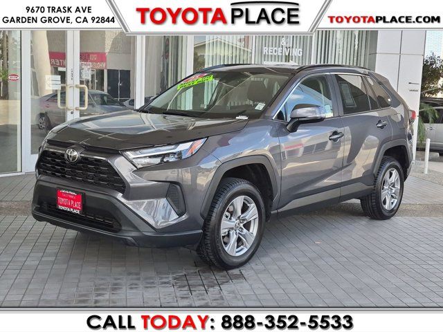 2025 Toyota RAV4 XLE