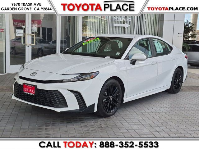 2025 Toyota Camry SE