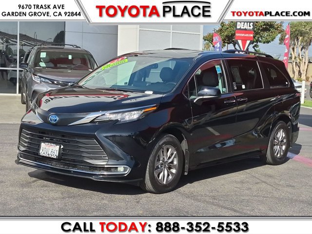 2023 Toyota Sienna XLE