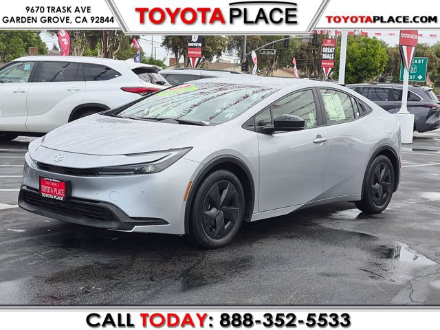 2025 Toyota Prius LE